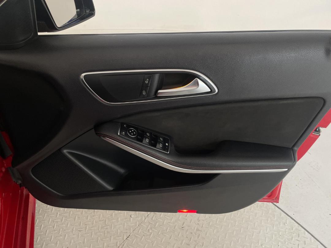 Photo '15' of Mercedes-Benz A180 Photo '15' of Mercedes-Benz A180