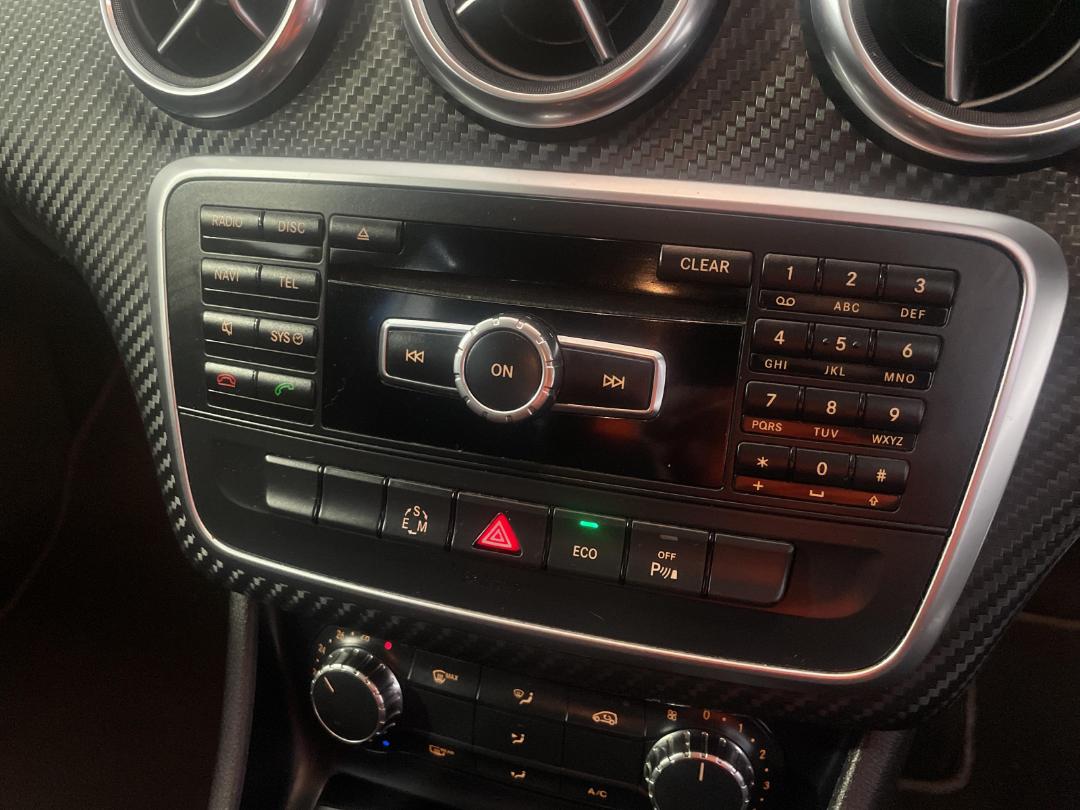 Photo '30' of Mercedes-Benz A180 Photo '30' of Mercedes-Benz A180