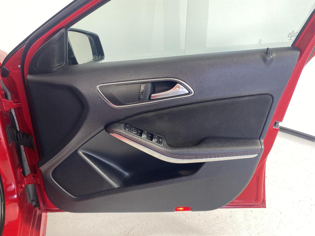 Photo '15' of Mercedes-Benz A180