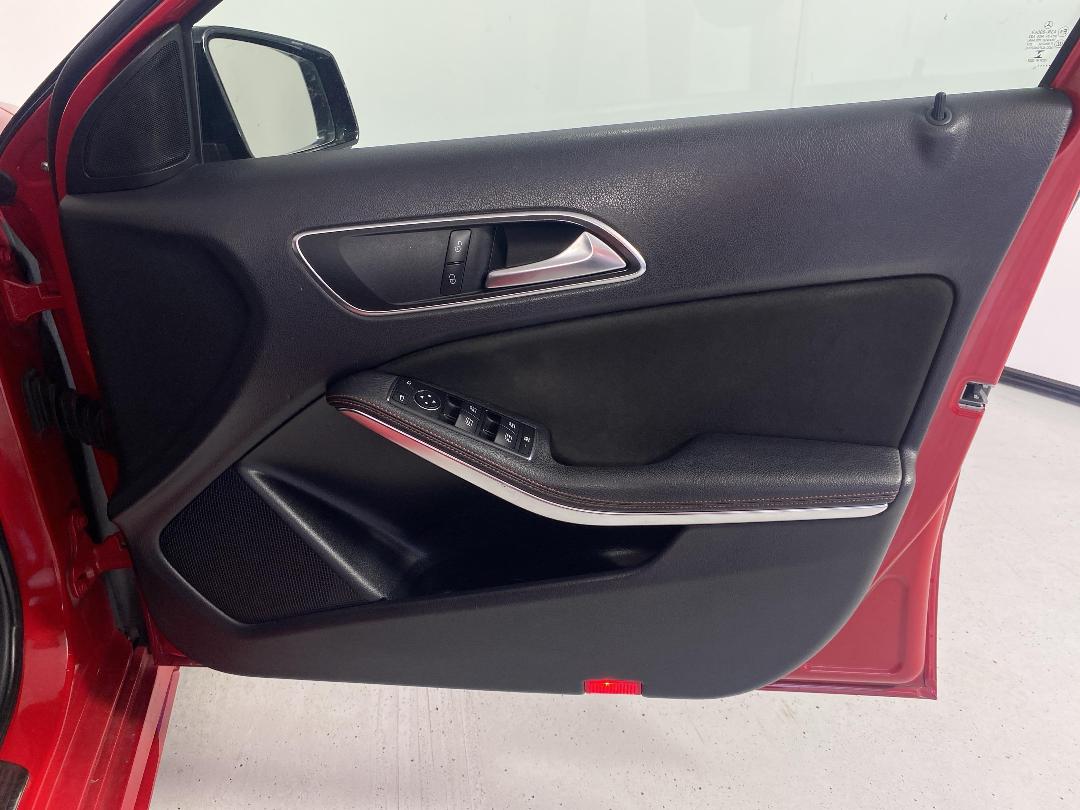 Photo '15' of Mercedes-Benz A180