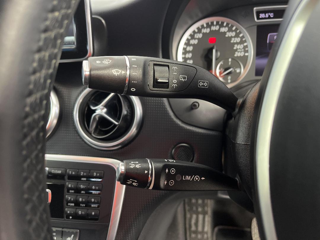 Photo '31' of Mercedes-Benz A180 Photo '31' of Mercedes-Benz A180