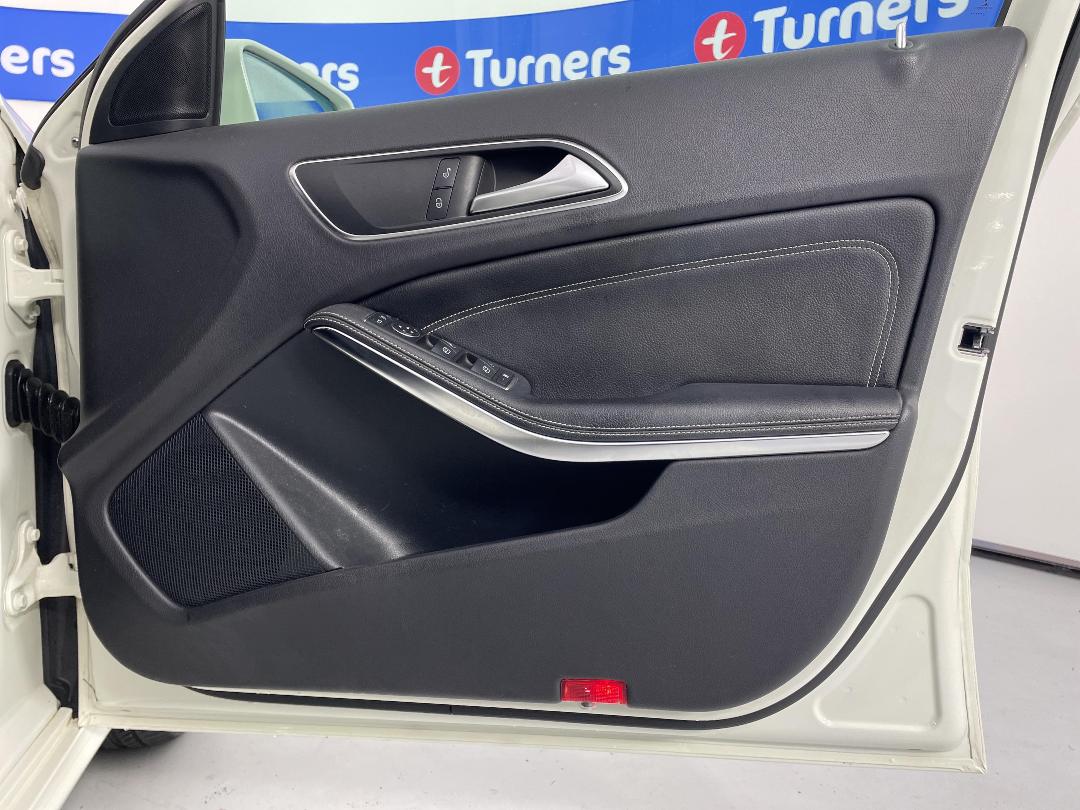 Photo '15' of Mercedes-Benz A180