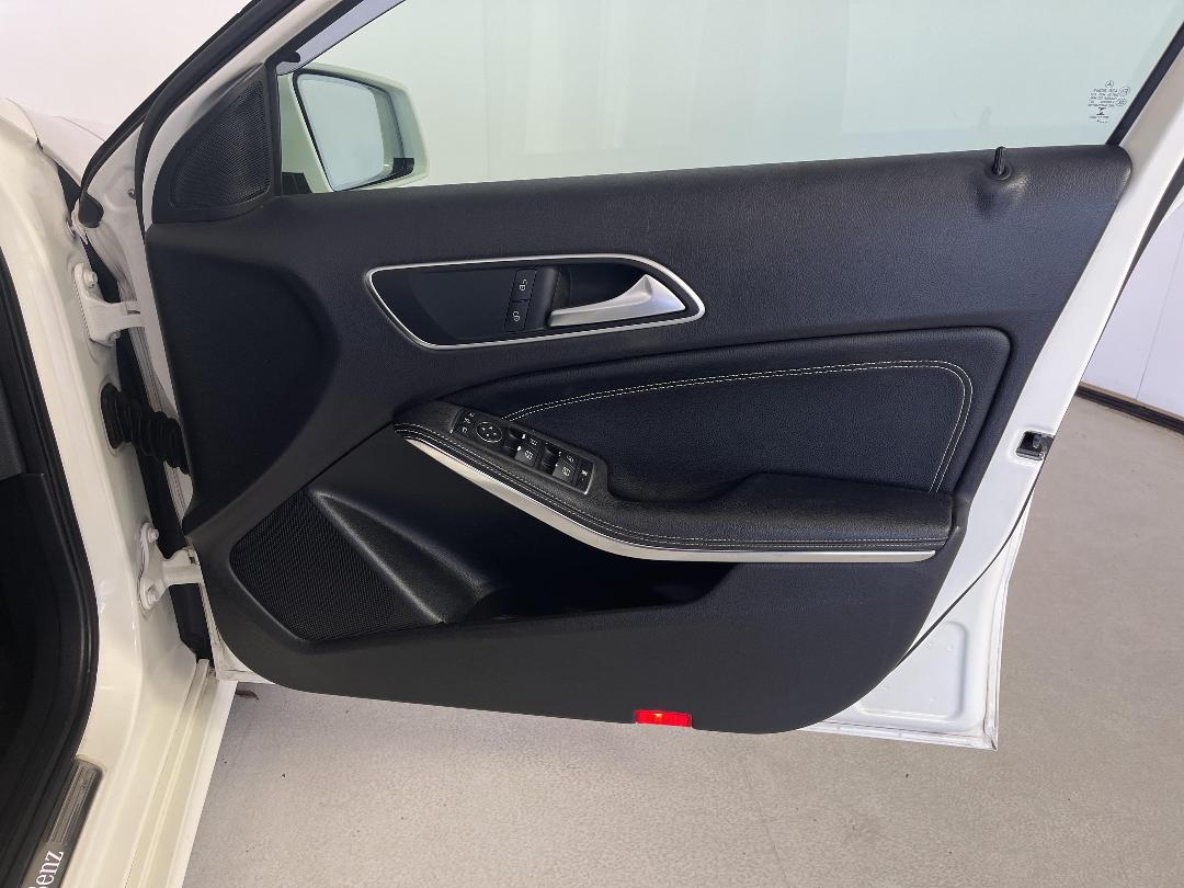 Photo '15' of Mercedes-Benz A180