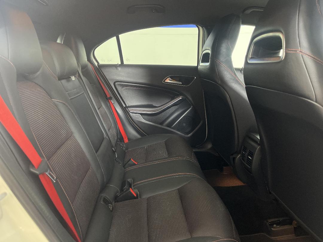 Photo '20' of Mercedes-Benz A250