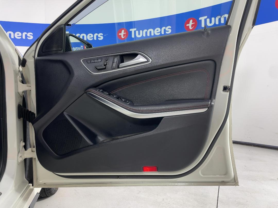 Photo '13' of Mercedes-Benz A45