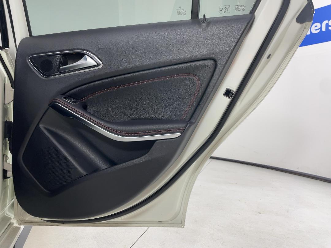 Photo '17' of Mercedes-Benz A45