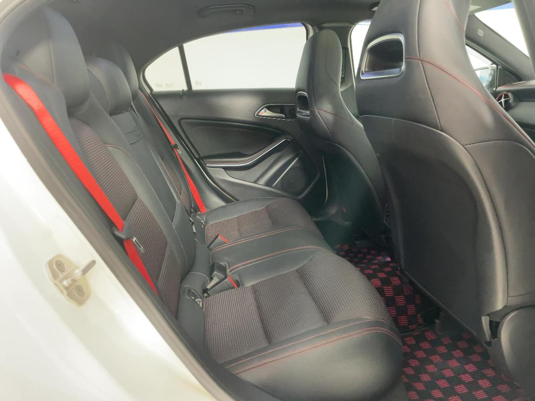 Photo '18' of Mercedes-Benz A45