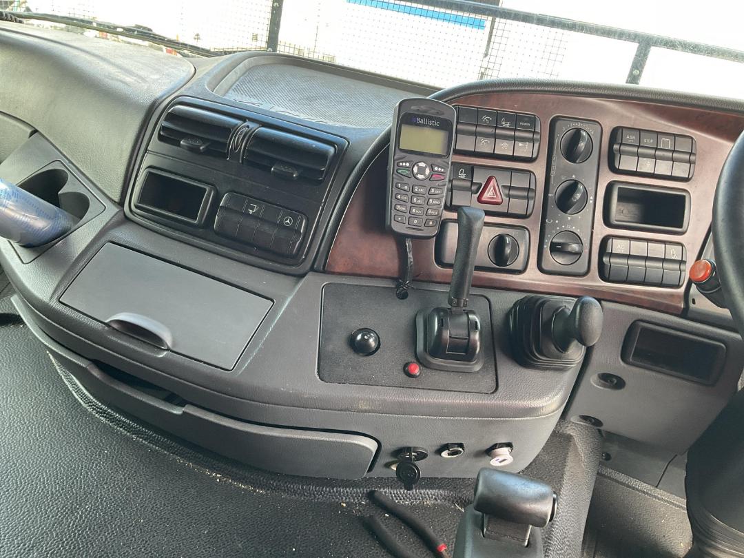 Photo '16' of Mercedes-Benz ACTROS 3251L/52 Curtainsider Photo '16' of Mercedes-Benz ACTROS 3251L/52 Curtainsider