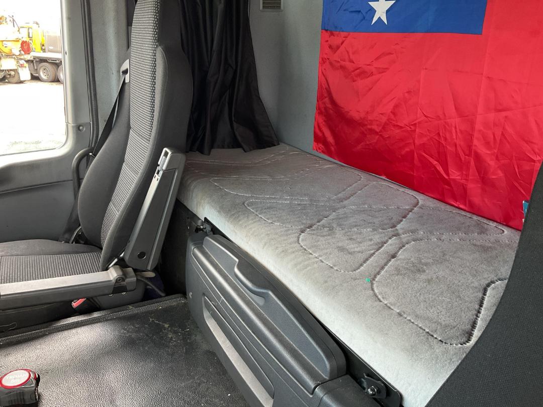 Photo '23' of Mercedes-Benz ACTROS 3251L/52 Curtainsider Photo '23' of Mercedes-Benz ACTROS 3251L/52 Curtainsider