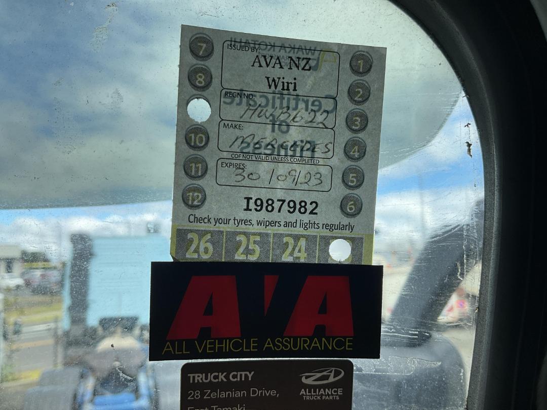 Photo '27' of Mercedes-Benz ACTROS 3251L/52 Curtainsider Photo '27' of Mercedes-Benz ACTROS 3251L/52 Curtainsider