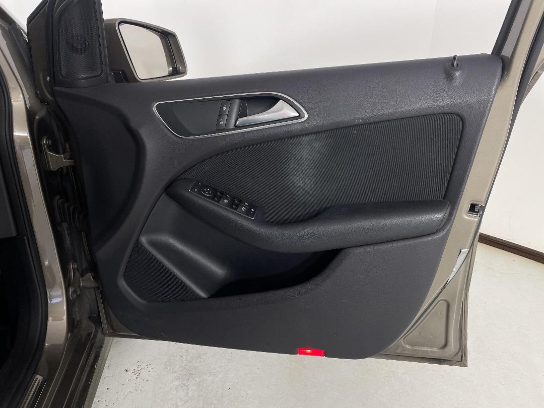 Photo '15' of Mercedes-Benz B-Class Photo '15' of Mercedes-Benz B-Class