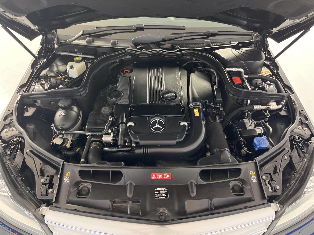 Photo '13' of Mercedes-Benz C-Class