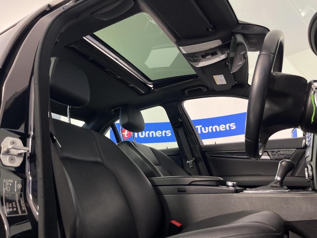 Photo '23' of Mercedes-Benz C-Class