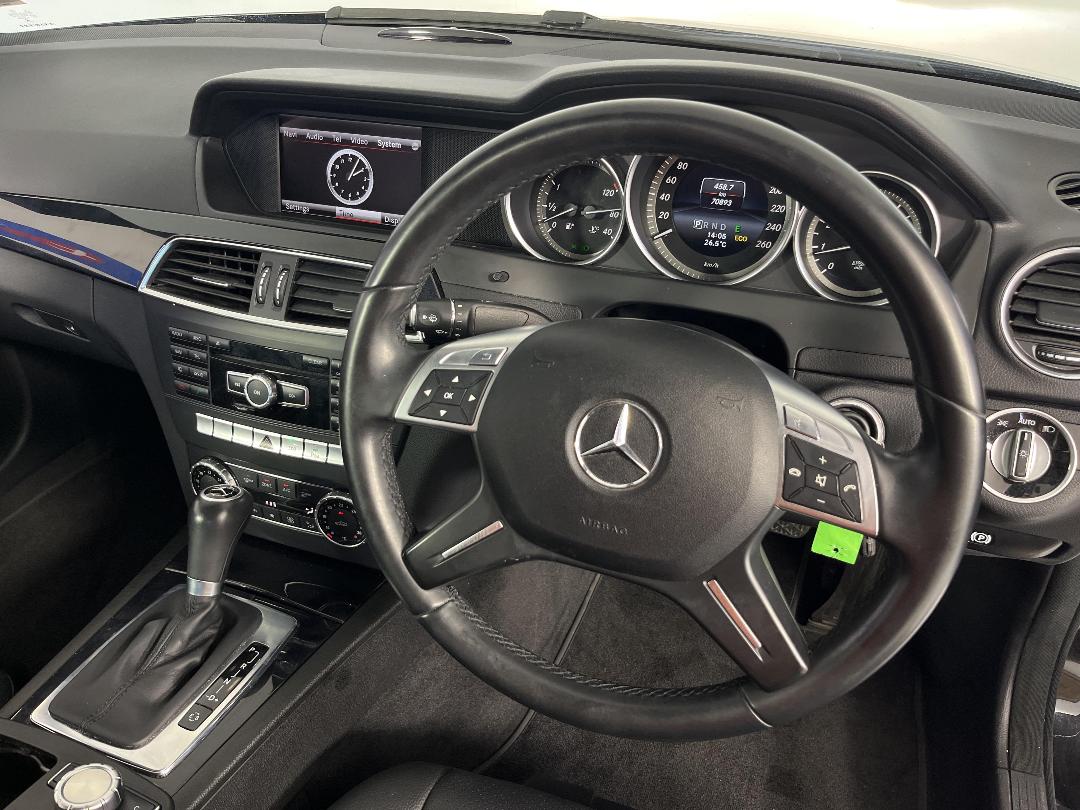 Photo '24' of Mercedes-Benz C-Class