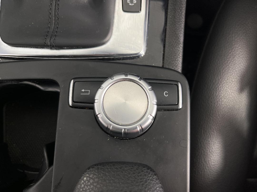 Photo '34' of Mercedes-Benz C-Class