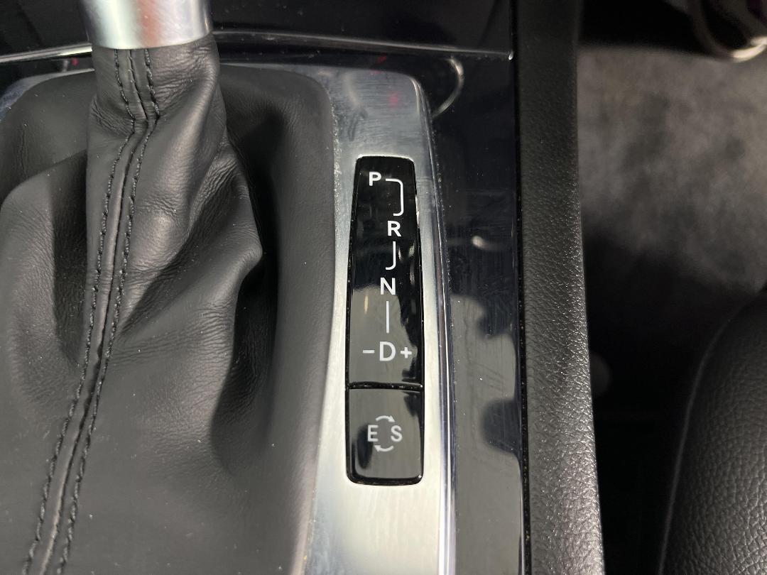 Photo '33' of Mercedes-Benz C-Class