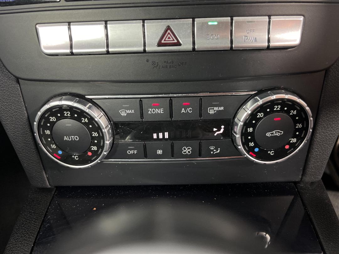 Photo '32' of Mercedes-Benz C-Class