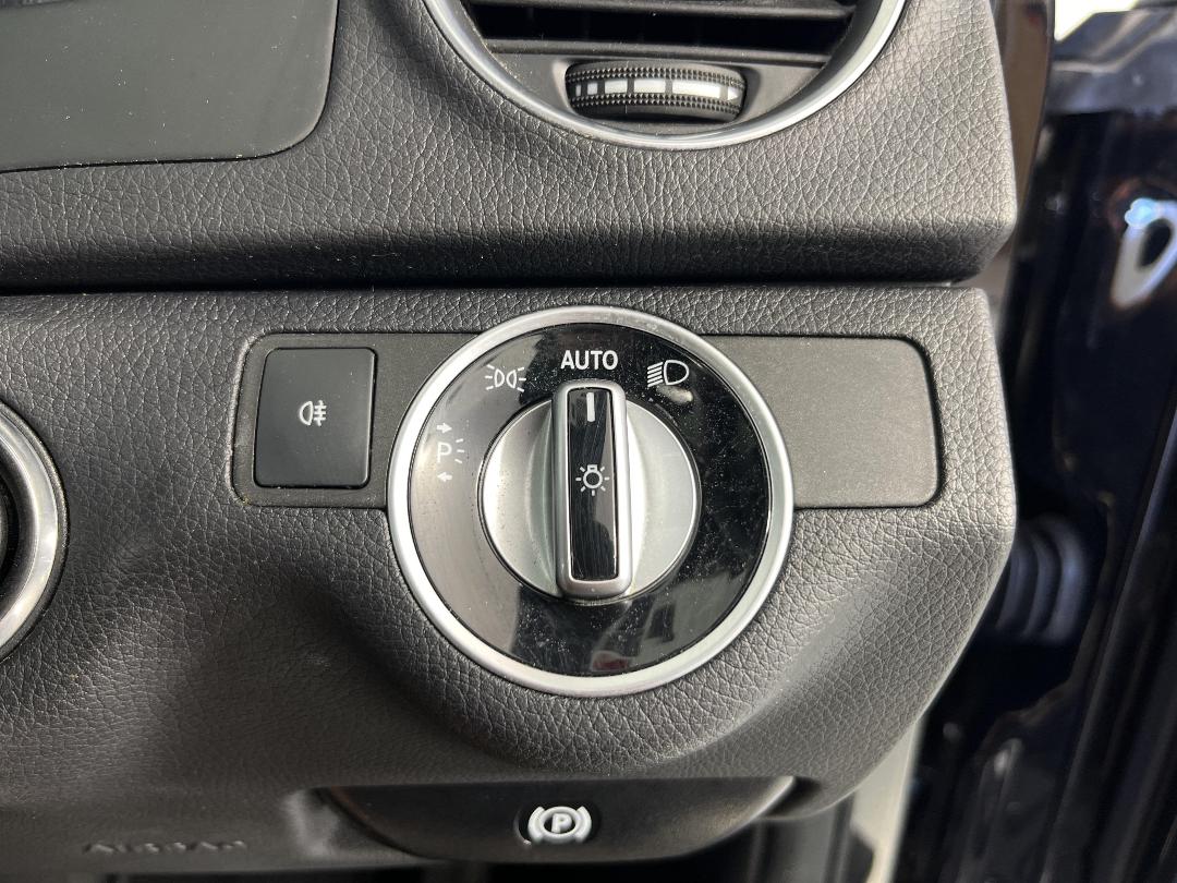 Photo '35' of Mercedes-Benz C-Class