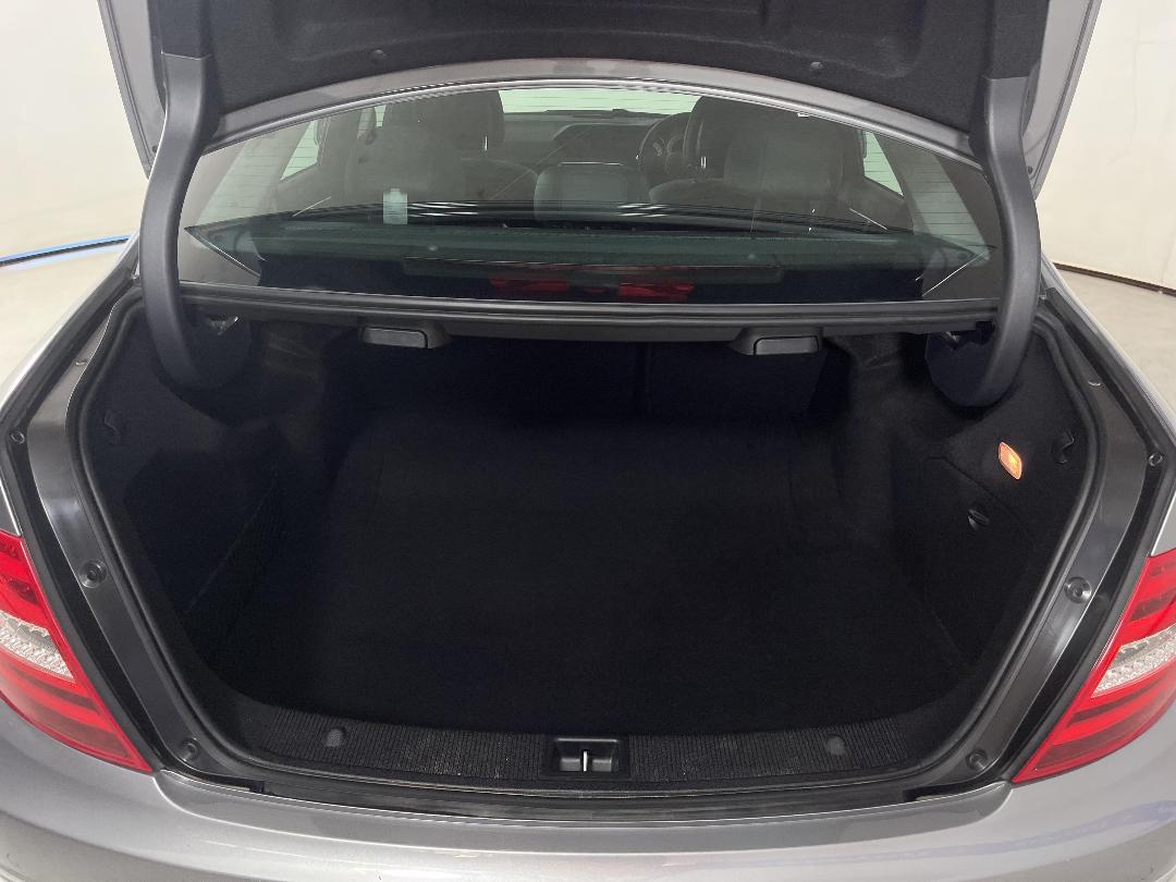 Photo '14' of Mercedes-Benz C-Class Photo '14' of Mercedes-Benz C-Class