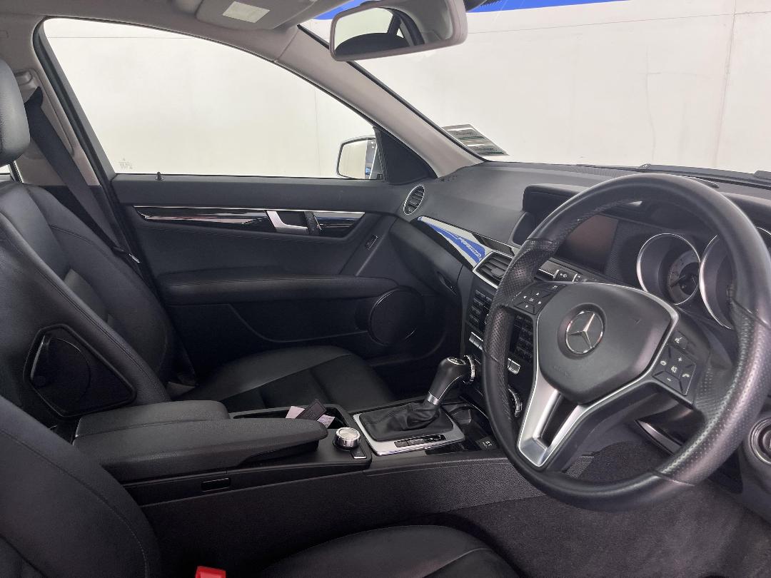 Photo '16' of Mercedes-Benz C-Class Photo '16' of Mercedes-Benz C-Class