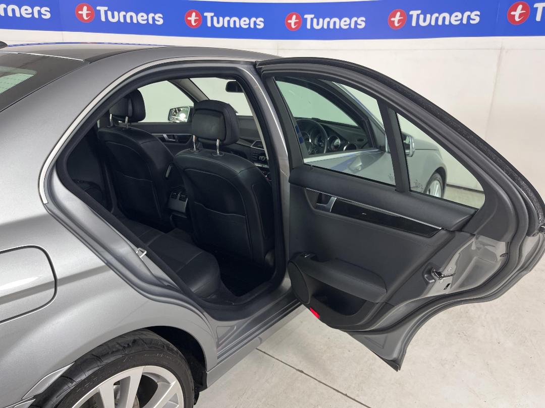 Photo '19' of Mercedes-Benz C-Class Photo '19' of Mercedes-Benz C-Class