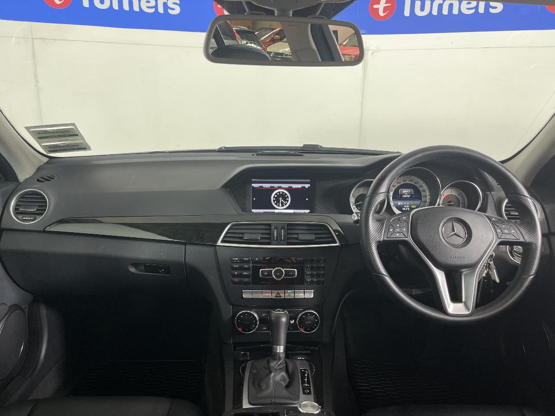 Photo '17' of Mercedes-Benz C-Class Photo '17' of Mercedes-Benz C-Class