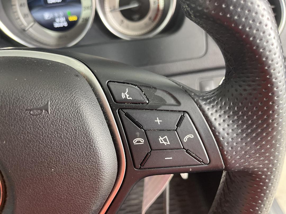 Photo '26' of Mercedes-Benz C-Class Photo '26' of Mercedes-Benz C-Class