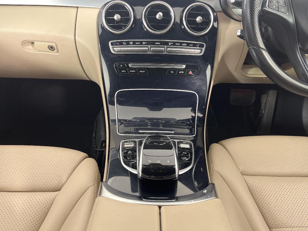 Photo '18' of Mercedes-Benz C-Class Photo '18' of Mercedes-Benz C-Class