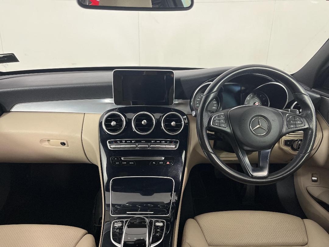 Photo '17' of Mercedes-Benz C-Class Photo '17' of Mercedes-Benz C-Class