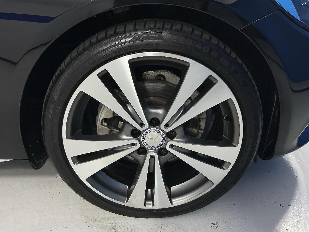 Photo '9' of Mercedes-Benz C-Class