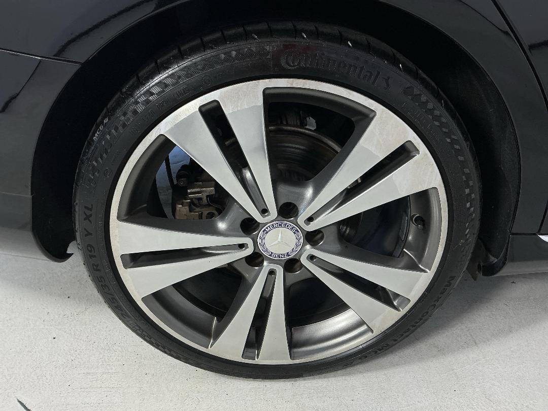 Photo '12' of Mercedes-Benz C-Class