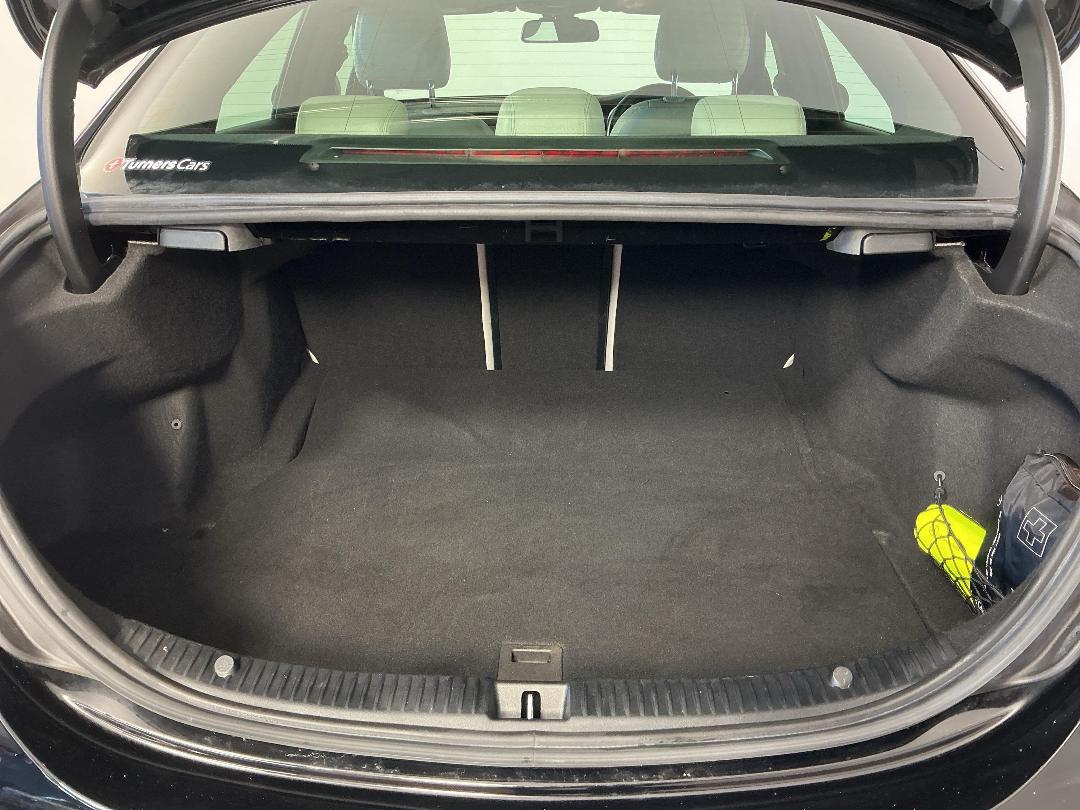 Photo '14' of Mercedes-Benz C-Class