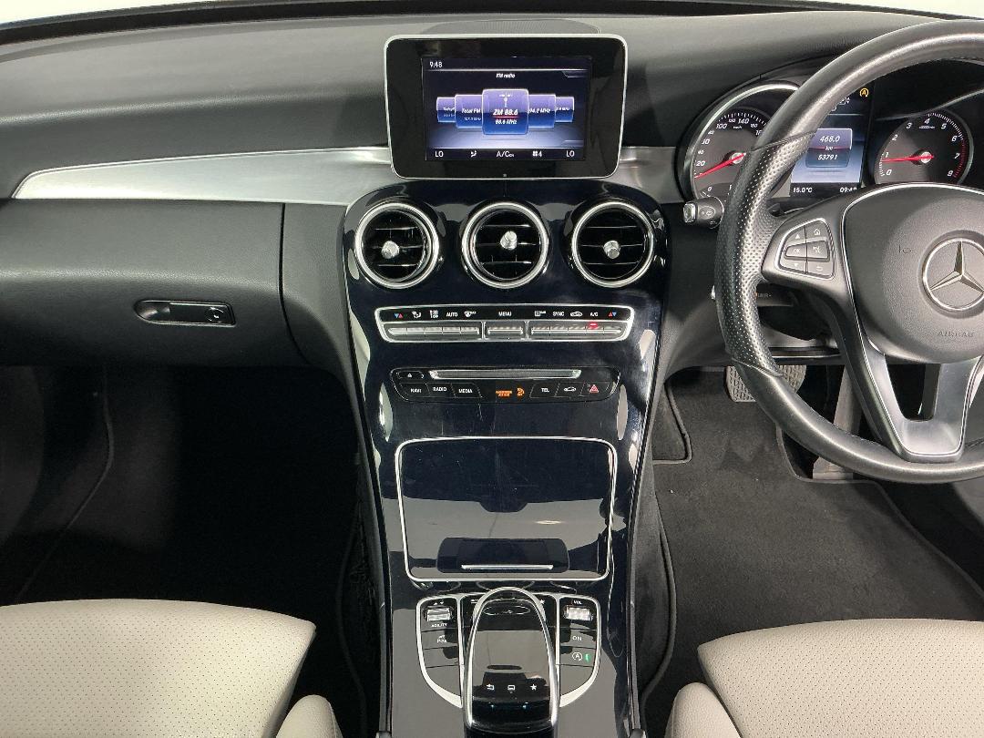 Photo '18' of Mercedes-Benz C-Class