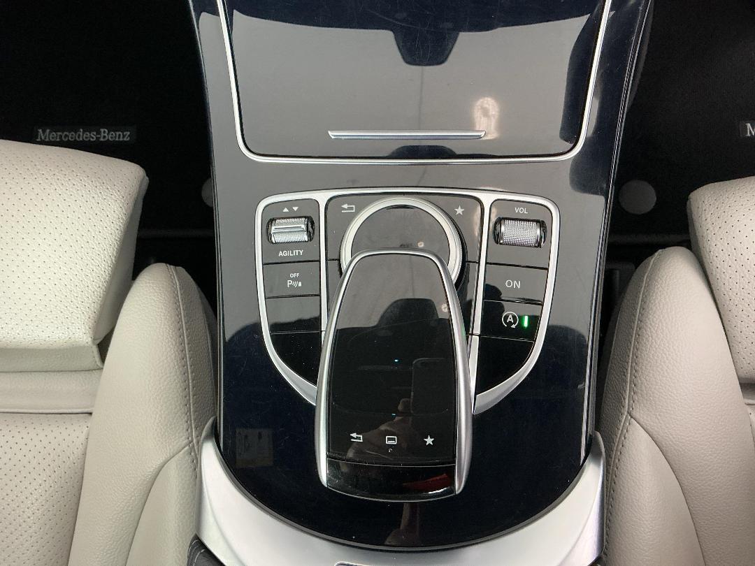 Photo '23' of Mercedes-Benz C-Class