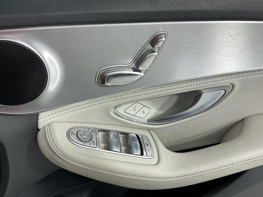 Photo '26' of Mercedes-Benz C-Class