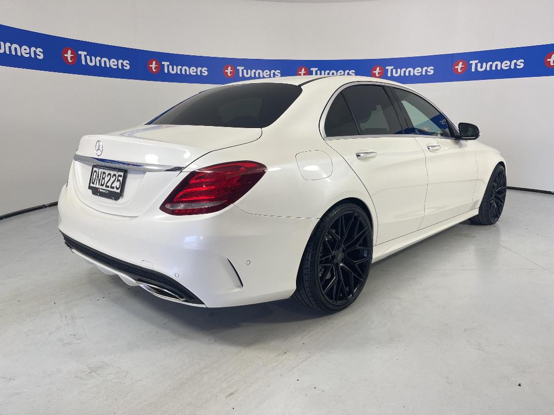 Photo '7' of Mercedes-Benz C250 Photo '7' of Mercedes-Benz C250