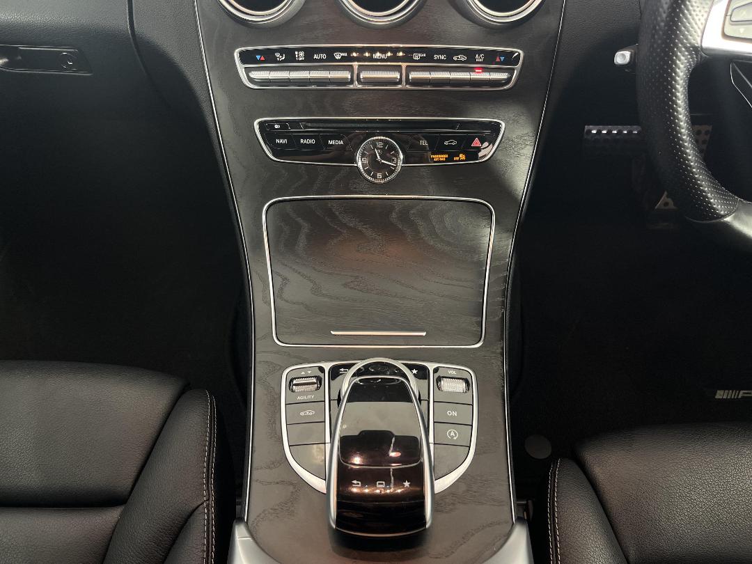 Photo '18' of Mercedes-Benz C250 Photo '18' of Mercedes-Benz C250