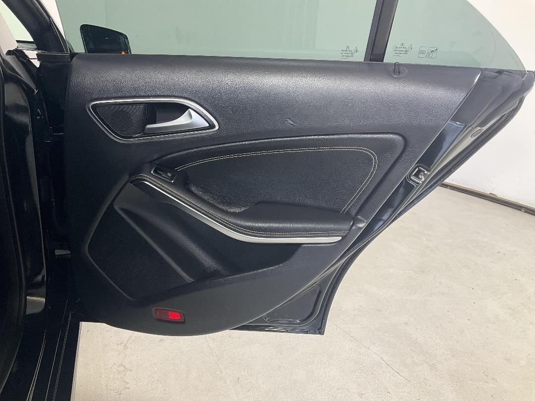 Photo '19' of Mercedes-Benz CLA