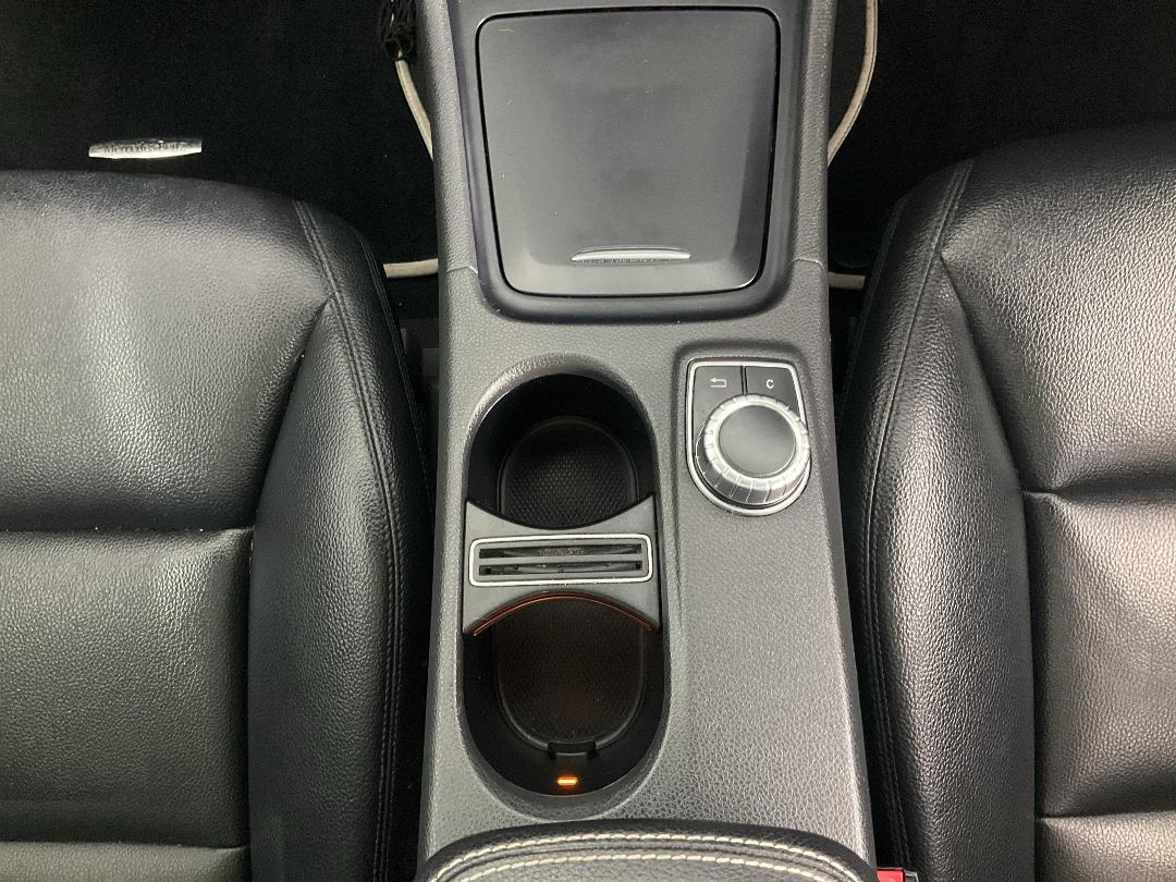 Photo '18' of Mercedes-Benz CLA