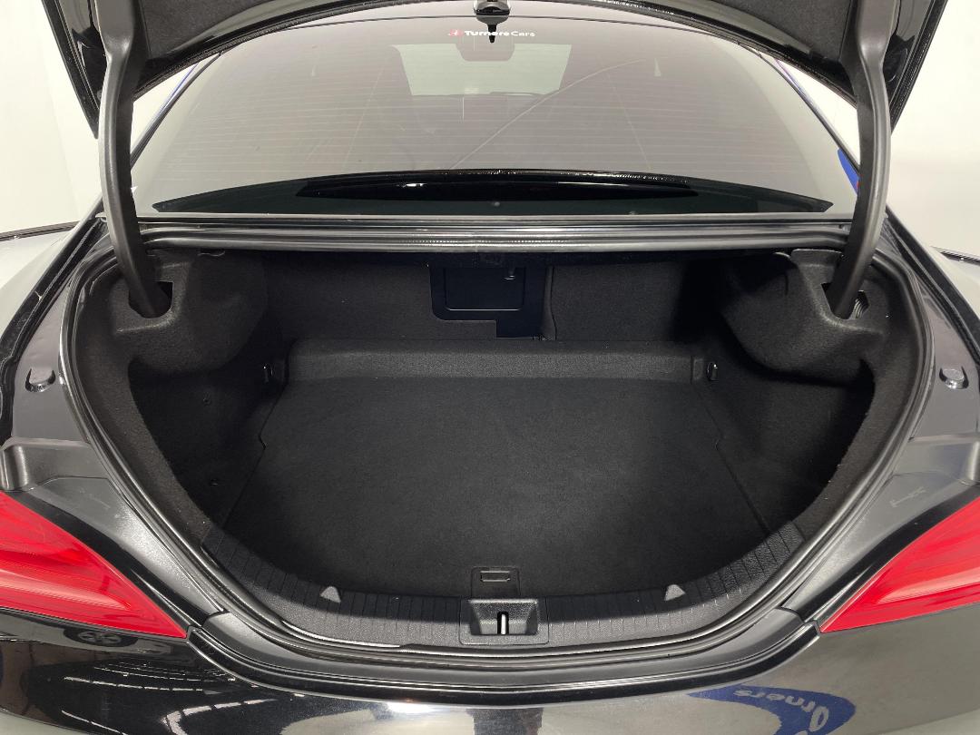 Photo '14' of Mercedes-Benz CLA180