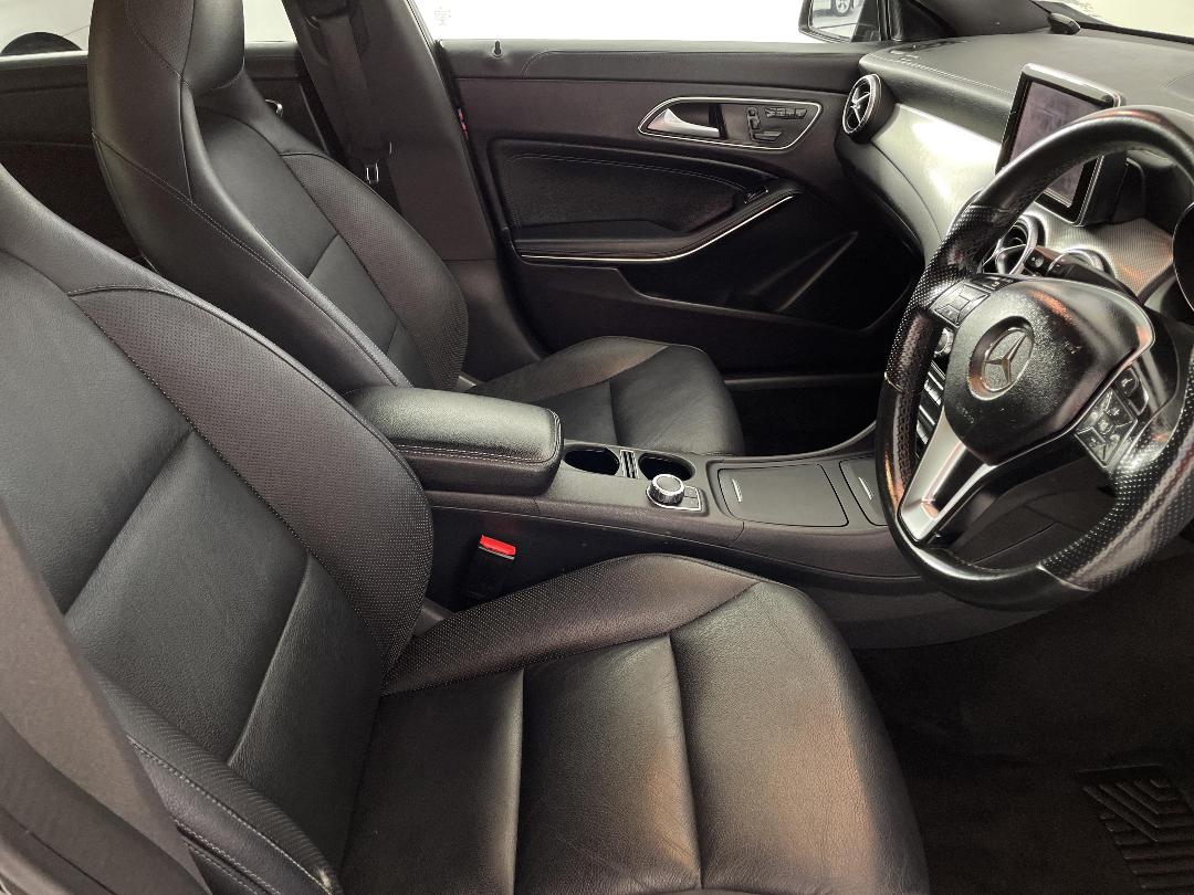 Photo '16' of Mercedes-Benz CLA180