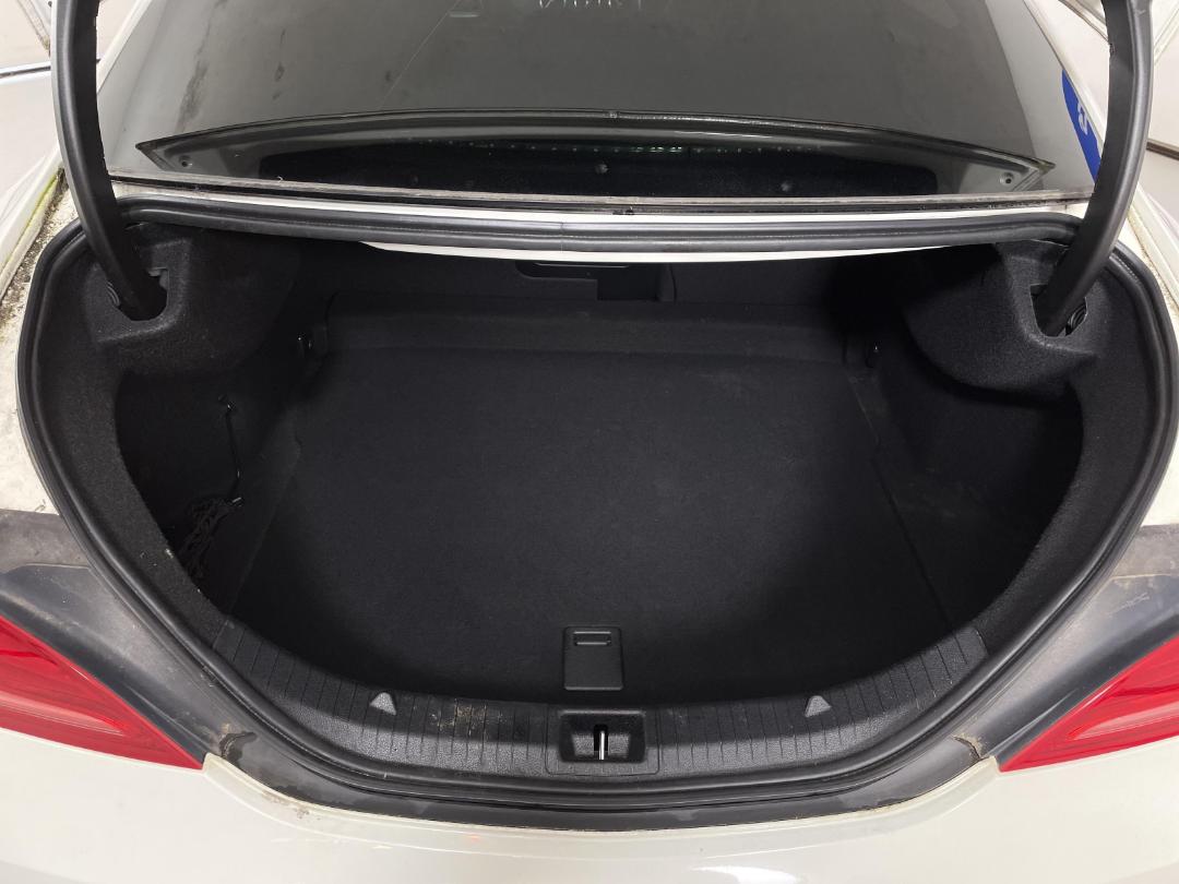 Photo '9' of Mercedes-Benz CLA250 AMG Line Photo '9' of Mercedes-Benz CLA250 AMG Line