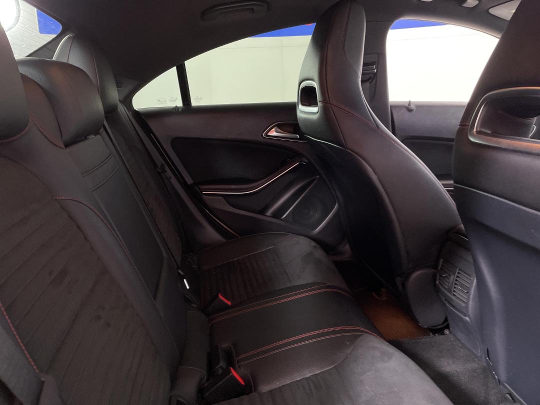 Photo '15' of Mercedes-Benz CLA250 AMG Line Photo '15' of Mercedes-Benz CLA250 AMG Line