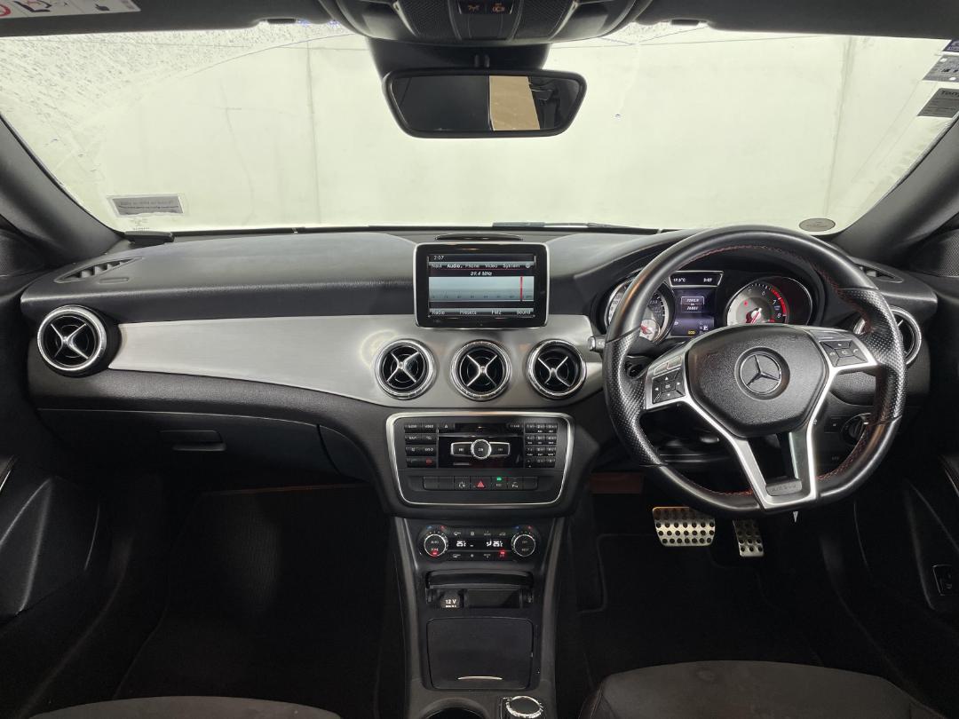 Photo '12' of Mercedes-Benz CLA250 AMG Line Photo '12' of Mercedes-Benz CLA250 AMG Line