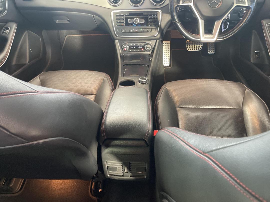 Photo '18' of Mercedes-Benz CLA250