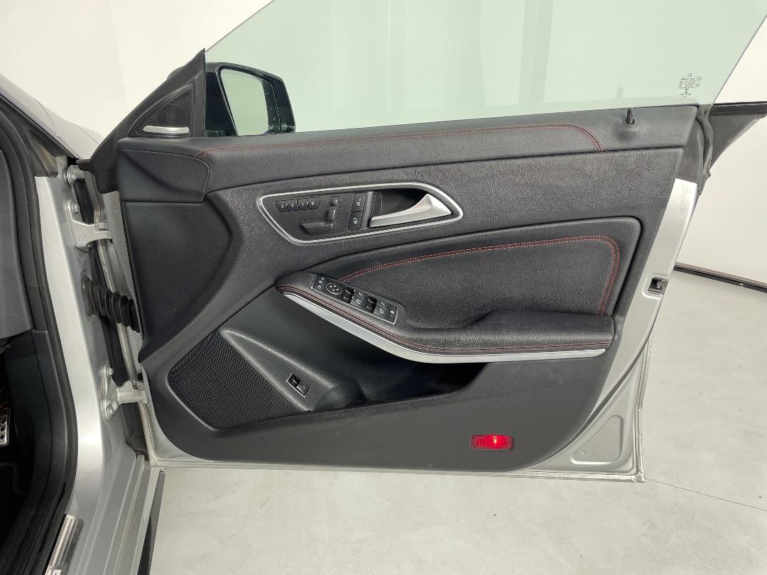 Photo '15' of Mercedes-Benz CLA45 Photo '15' of Mercedes-Benz CLA45
