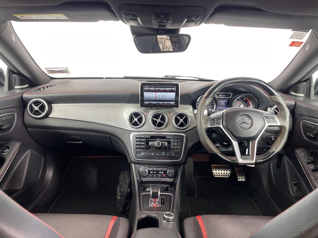 Photo '17' of Mercedes-Benz CLA45 Photo '17' of Mercedes-Benz CLA45