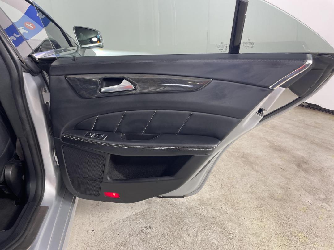 Photo '19' of Mercedes-Benz CLS Photo '19' of Mercedes-Benz CLS