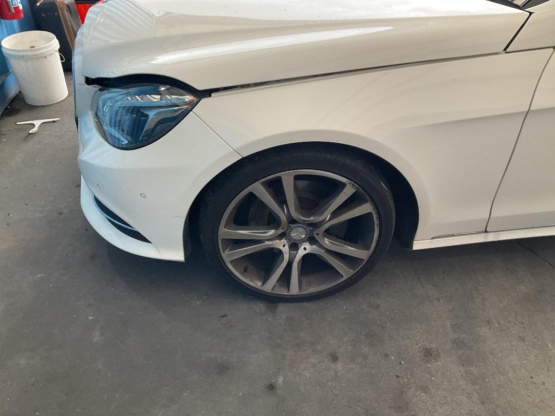 Photo '5' of Mercedes-Benz E-Class E250 Photo '5' of Mercedes-Benz E-Class E250