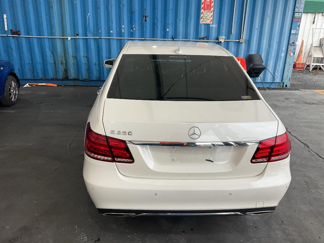Photo '10' of Mercedes-Benz E-Class E250 Photo '10' of Mercedes-Benz E-Class E250